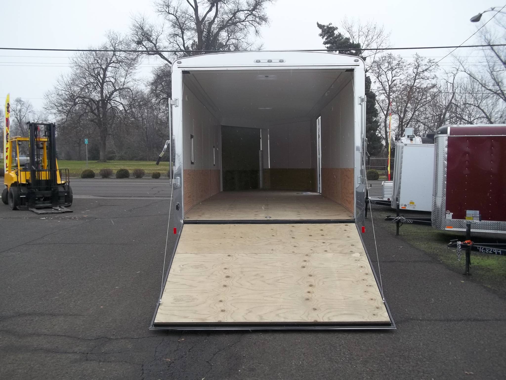 100_2470 Gateway Trailers of Hermiston