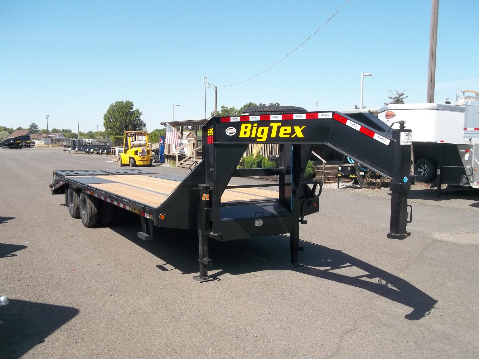 2021 Big Tex 102″x25’+5′ Gooseneck Trailer *** Comes With Mega Ramps