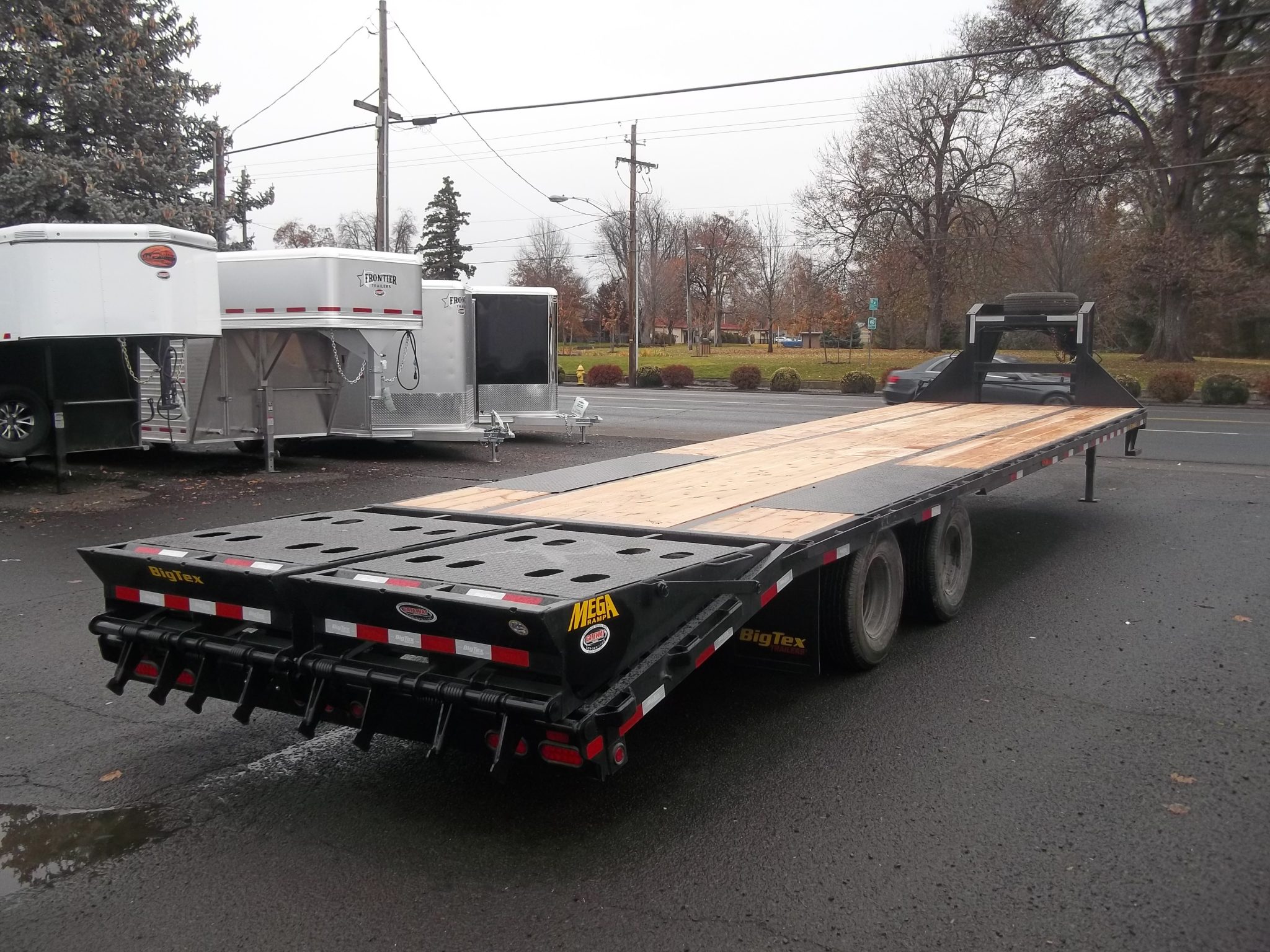 2021 Big Tex 102″x28’+5′ 22GN Gooseneck *** WITH MEGA RAMPS