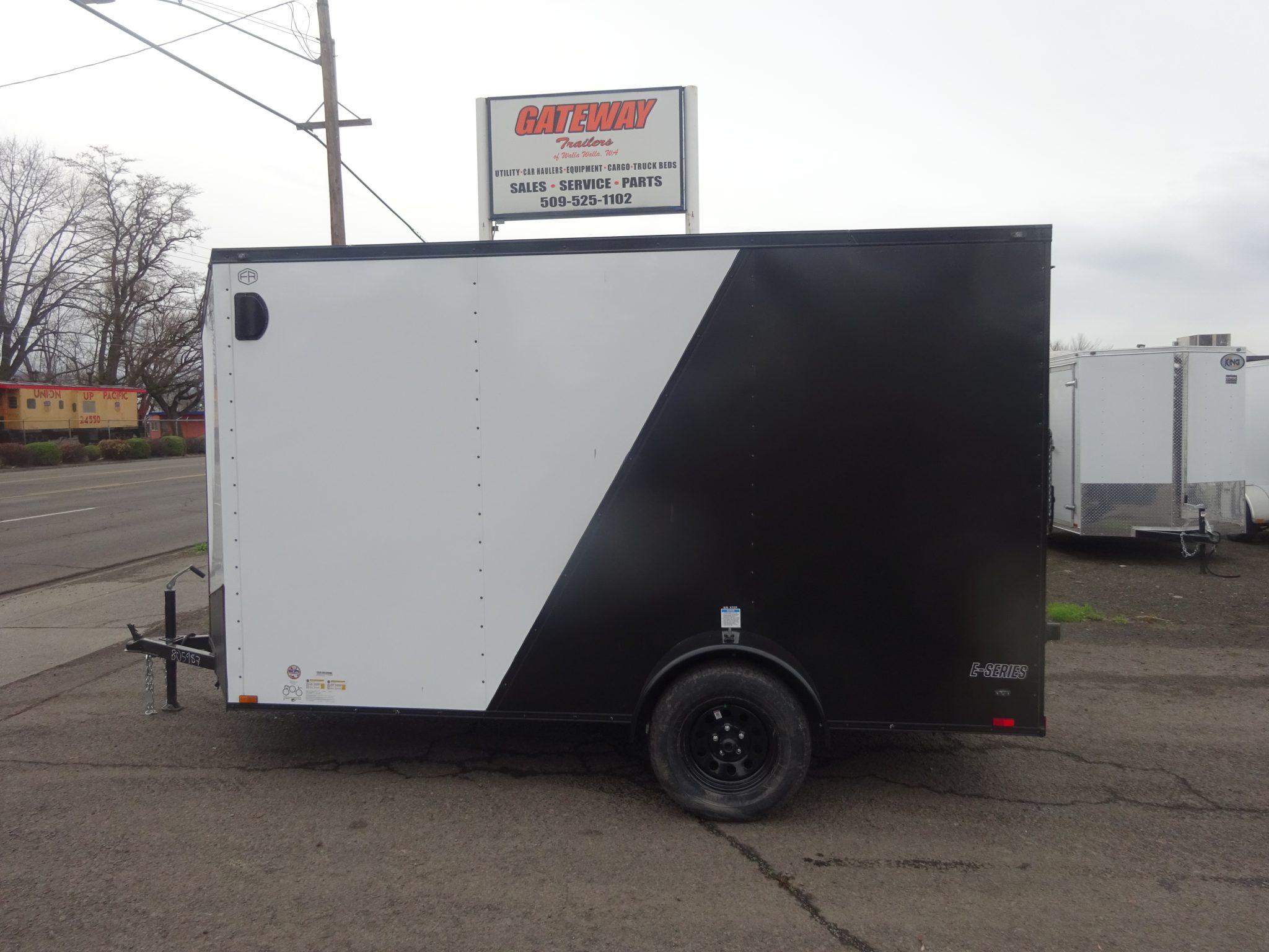 2026 Cargo Mate 6’x12′ E-Series Enclosed Trailer *** 6″ EXTRA HEIGHT ***