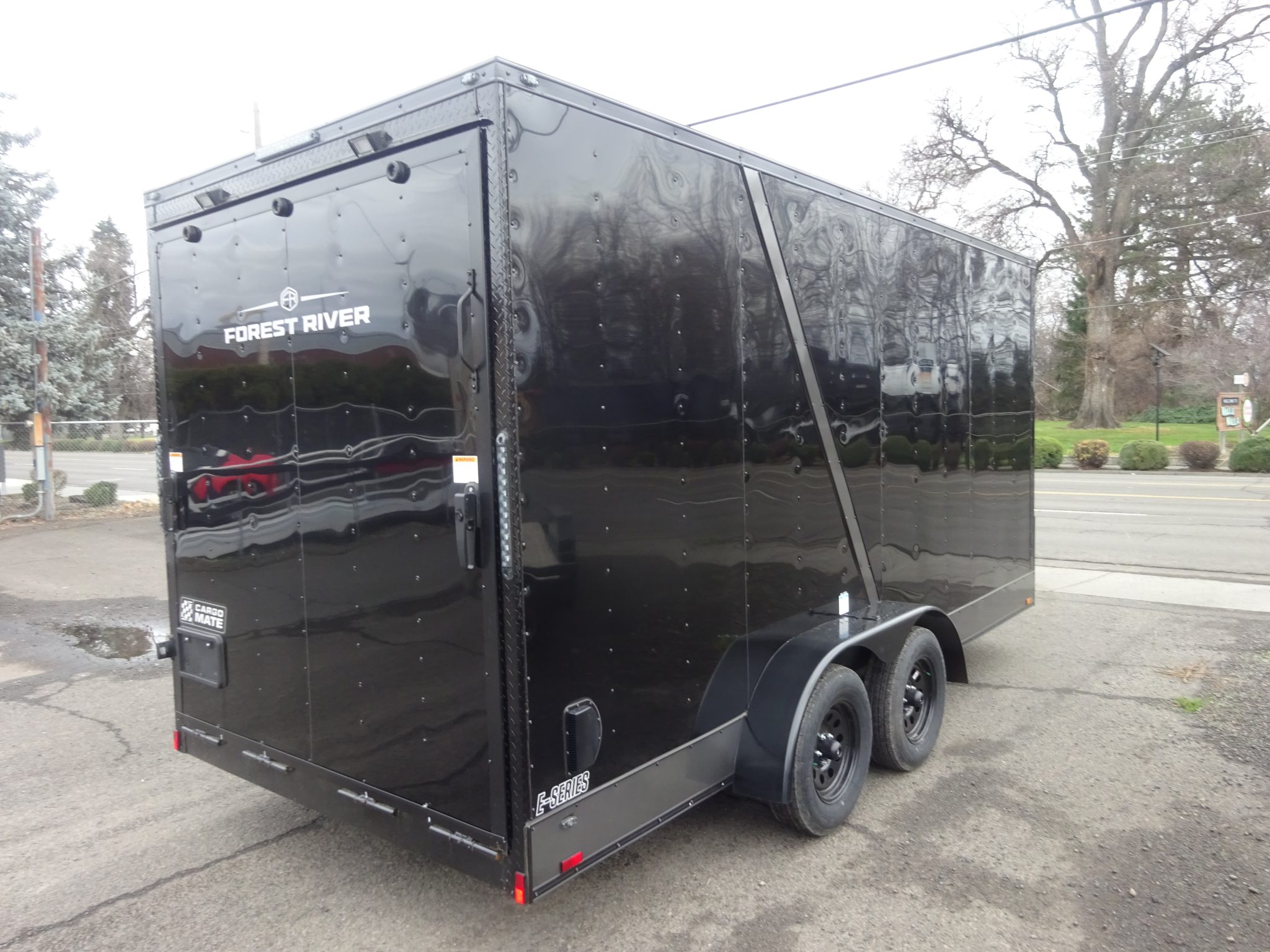 2026 Cargo Mate 7’x16′ E-Series Enclosed Trailers *** 6″ EXTRA HEIGHT *** - Image 4