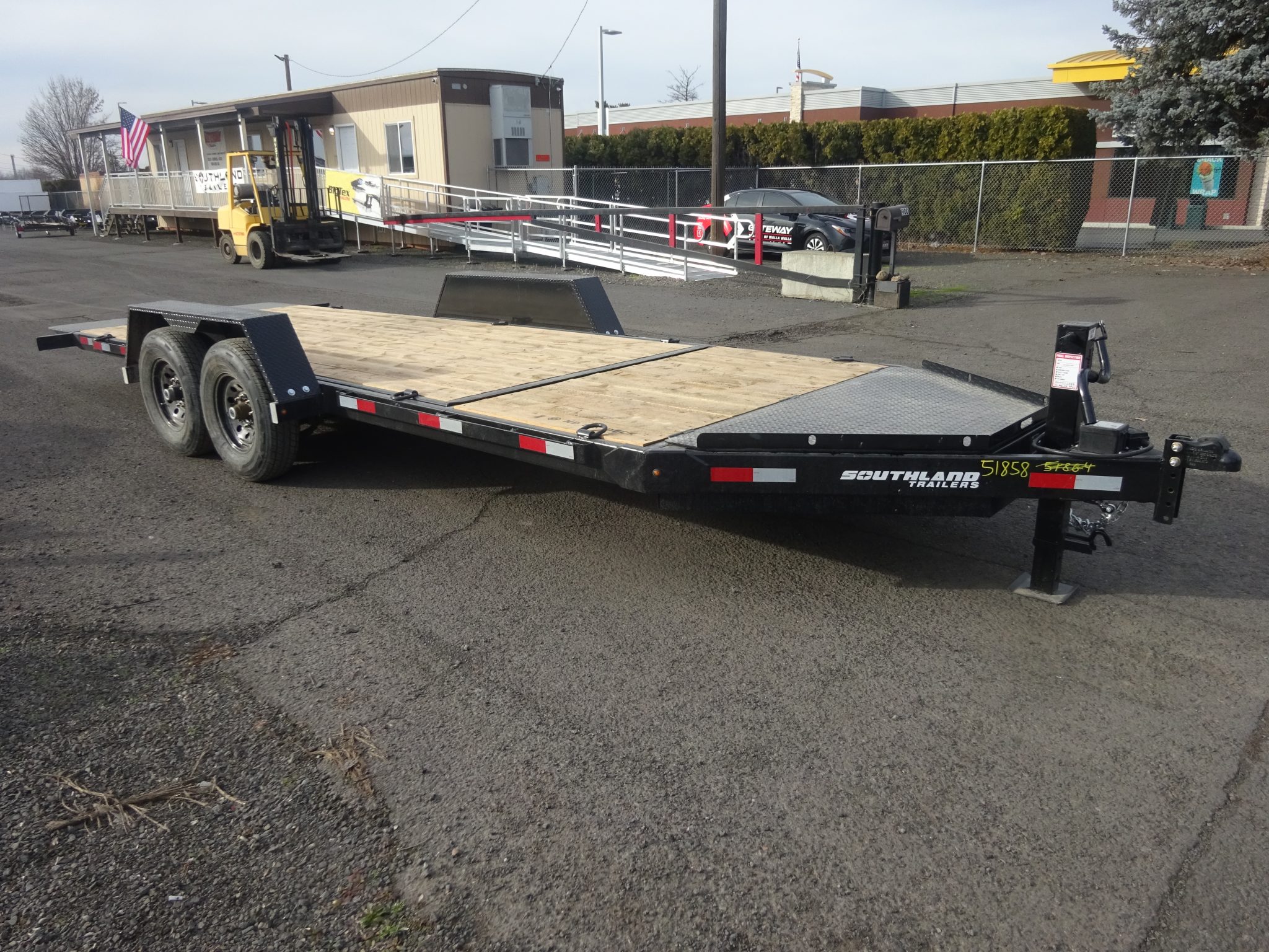 2026 Southland 82″x20′ Split Tilt Trailer *** GVWR 15,400 LBS *** - Image 3