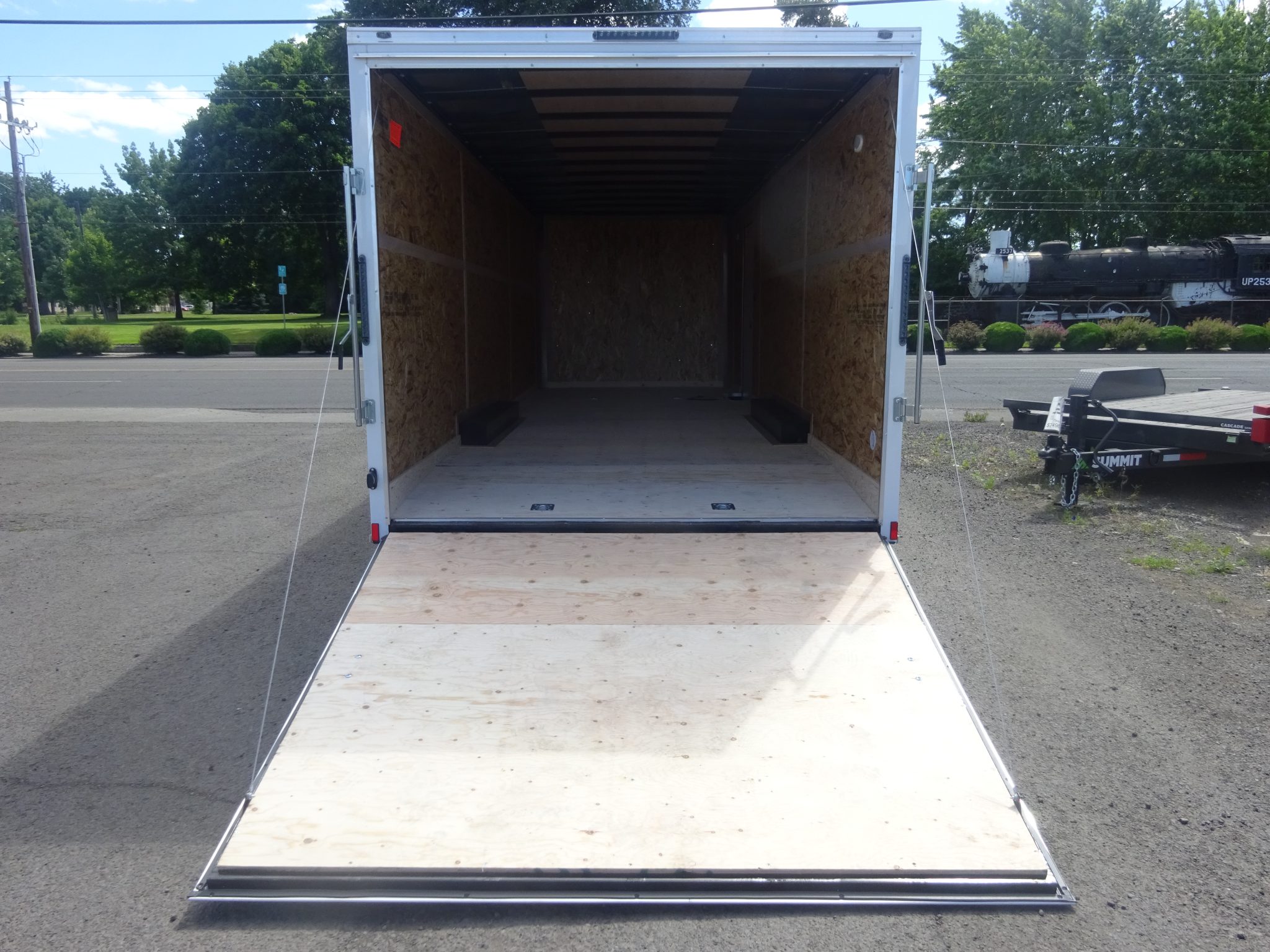 2027 Cargo Mate 8.5'x24' Challenger Enclosed Trailer *** 6" XTRA HEIGHT *** - Image 5