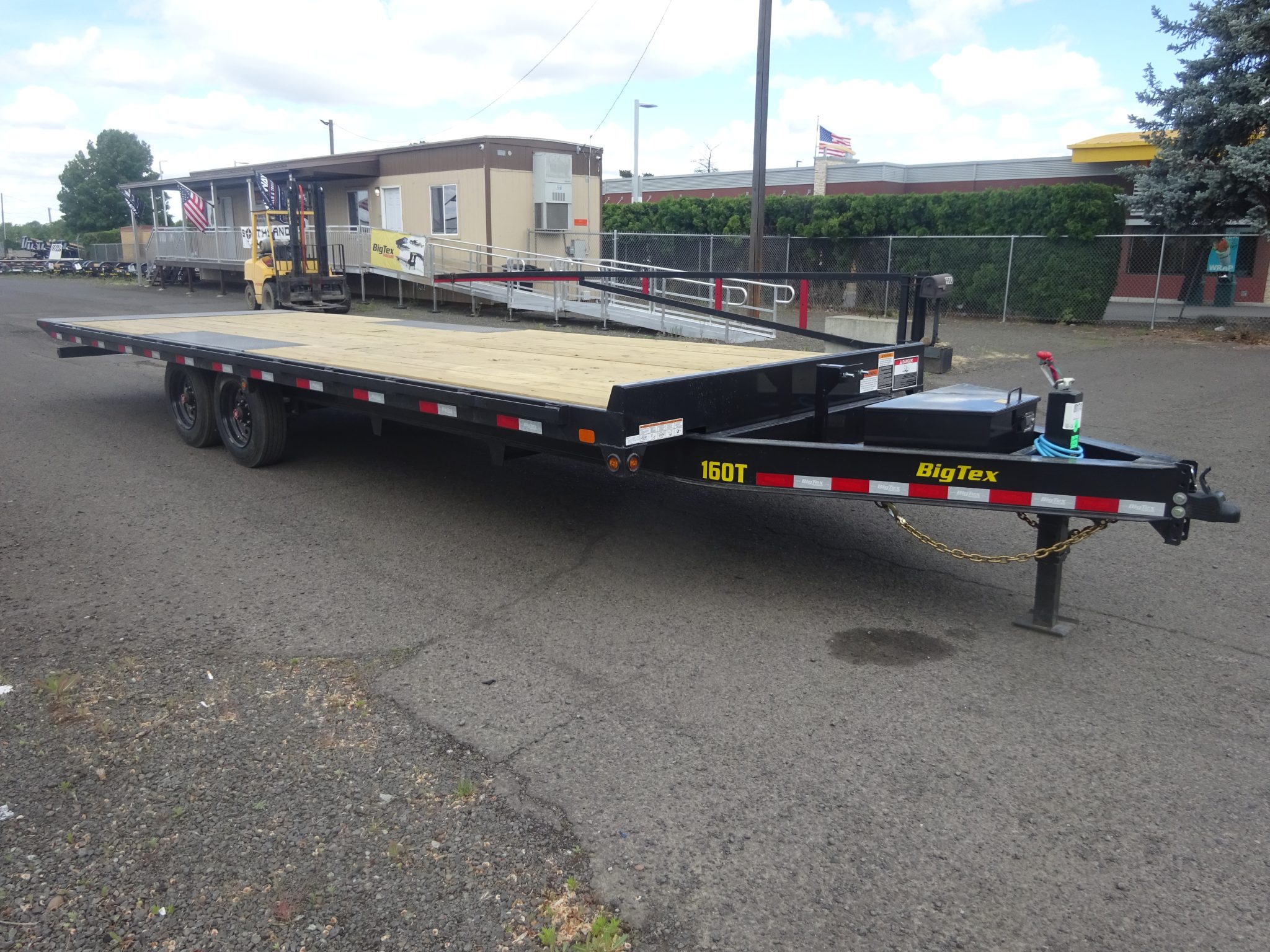 2026 Big Tex 102″x26′ 16OT Deck Over Power Tilt *** OIL BATH HUBS *** - Image 3