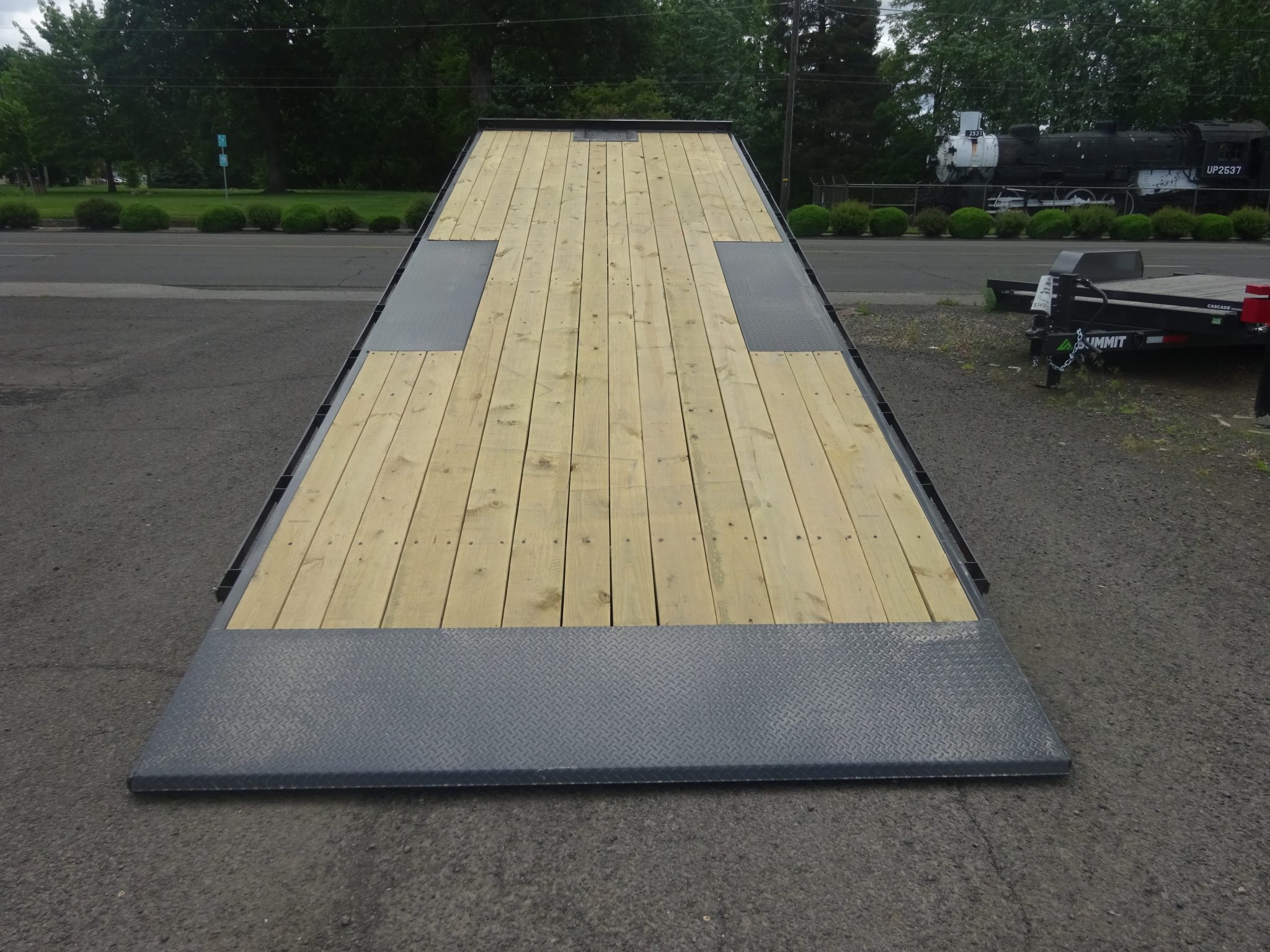 2026 Big Tex 102″x26′ 16OT Deck Over Power Tilt *** OIL BATH HUBS *** - Image 6