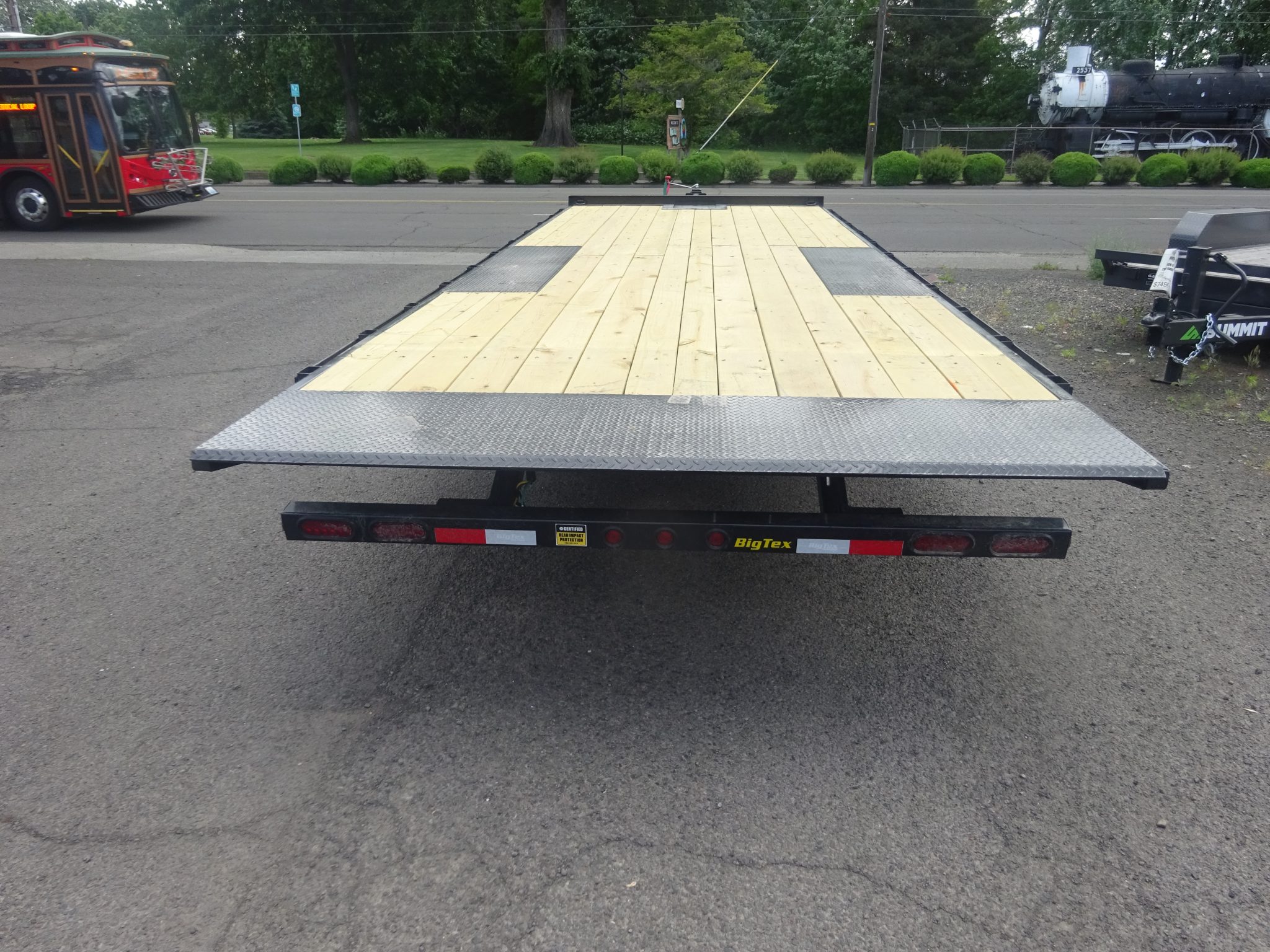 2026 Big Tex 102"x24' 16OT Deck Over Power Tilt *** OIL BATH HUBS *** - Image 5