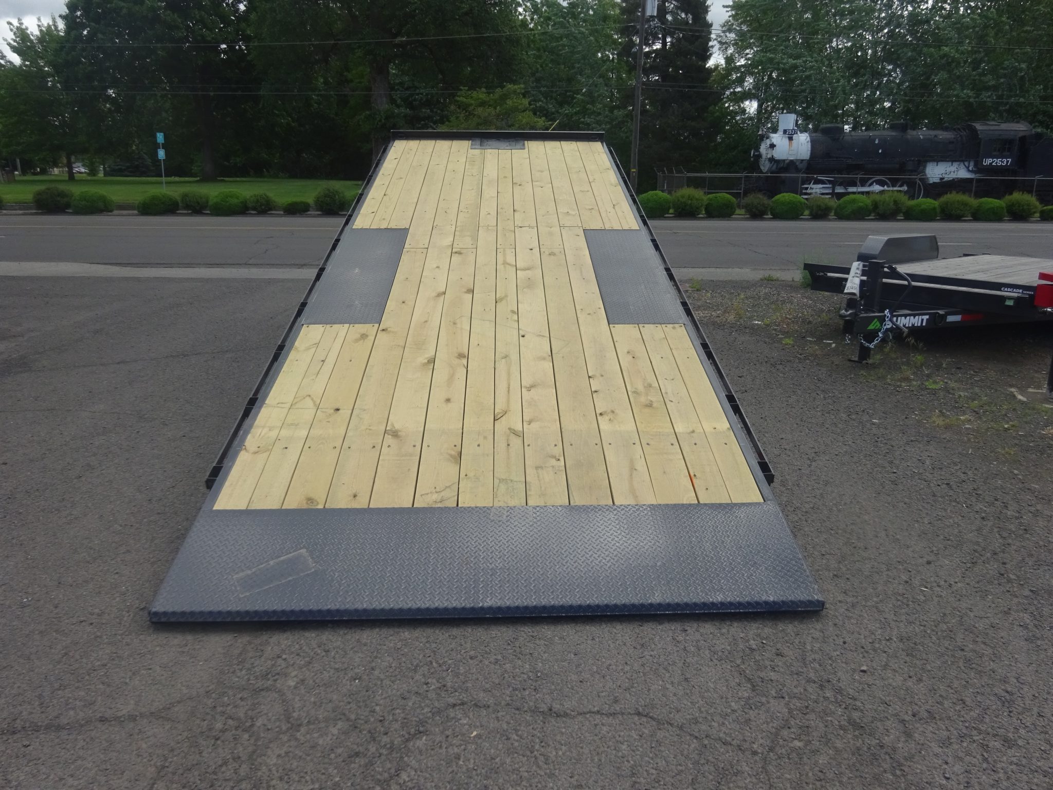 2026 Big Tex 102"x24' 16OT Deck Over Power Tilt *** OIL BATH HUBS *** - Image 6