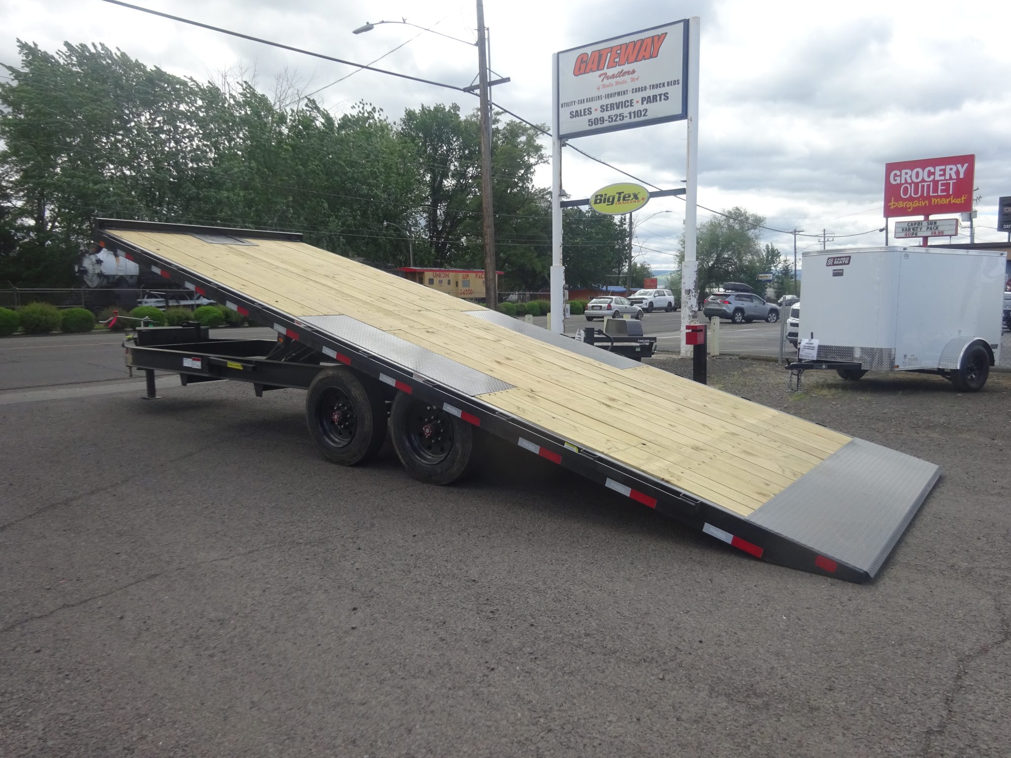2026 Big Tex 102"x24' 16OT Deck Over Power Tilt *** OIL BATH HUBS *** - Image 7