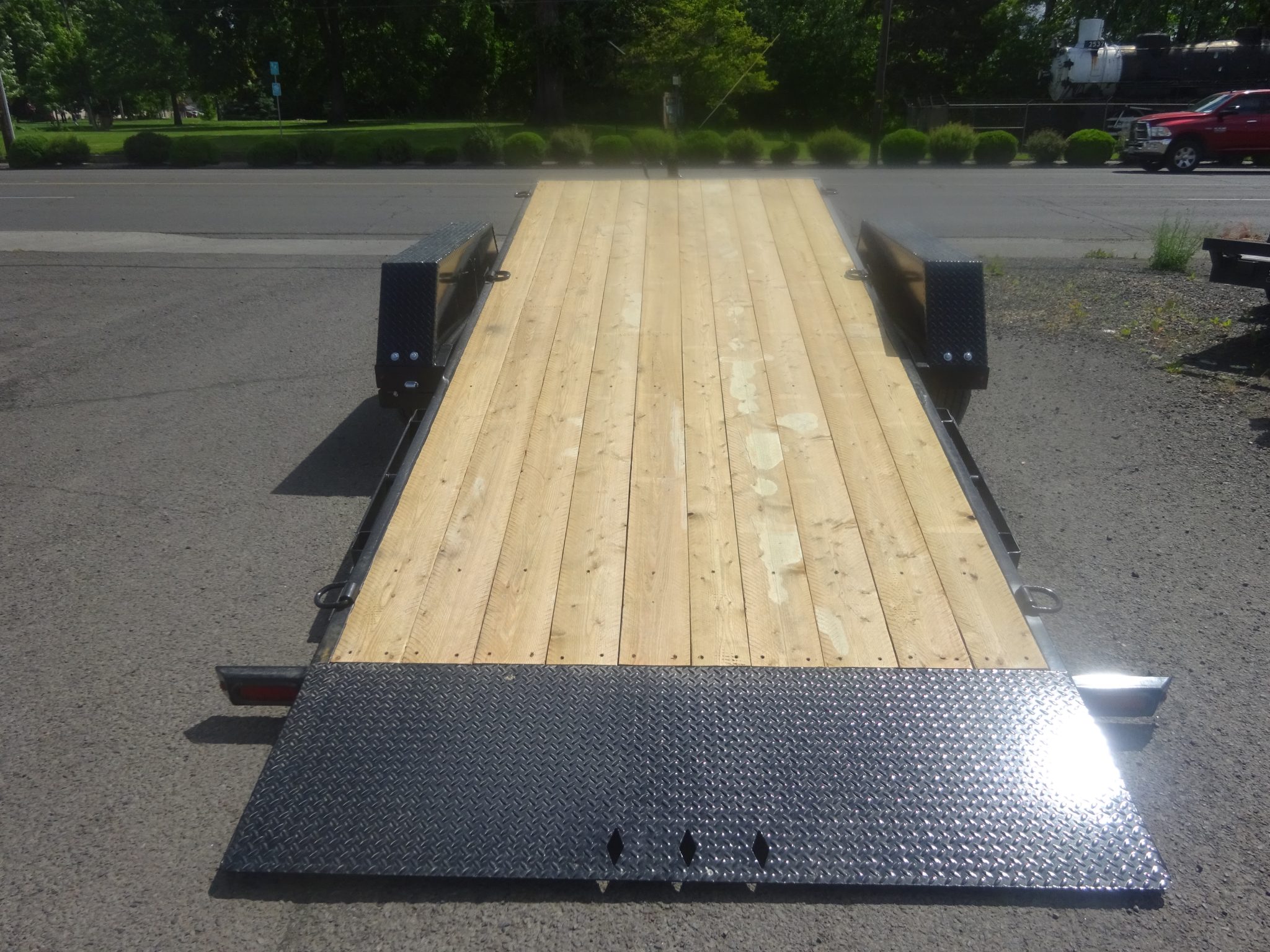 2026 Southland 82″x22′ Split Tilt Trailer *** GVWR 15,400 LBS *** - Image 5
