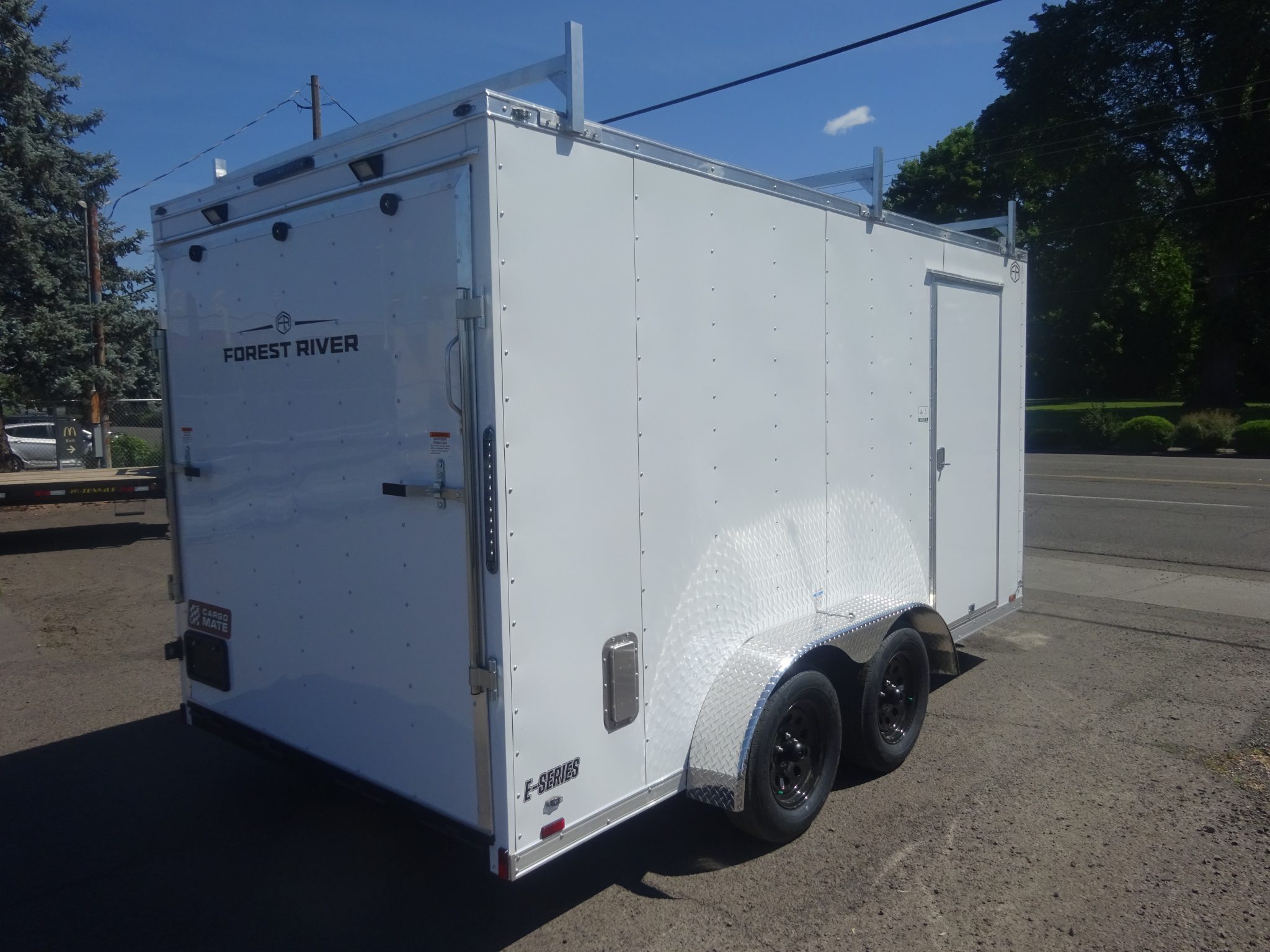2026 Cargo Mate 7'x14' Contractors Trailer *** ALUMINUM LADDER & RACKS *** - Image 4