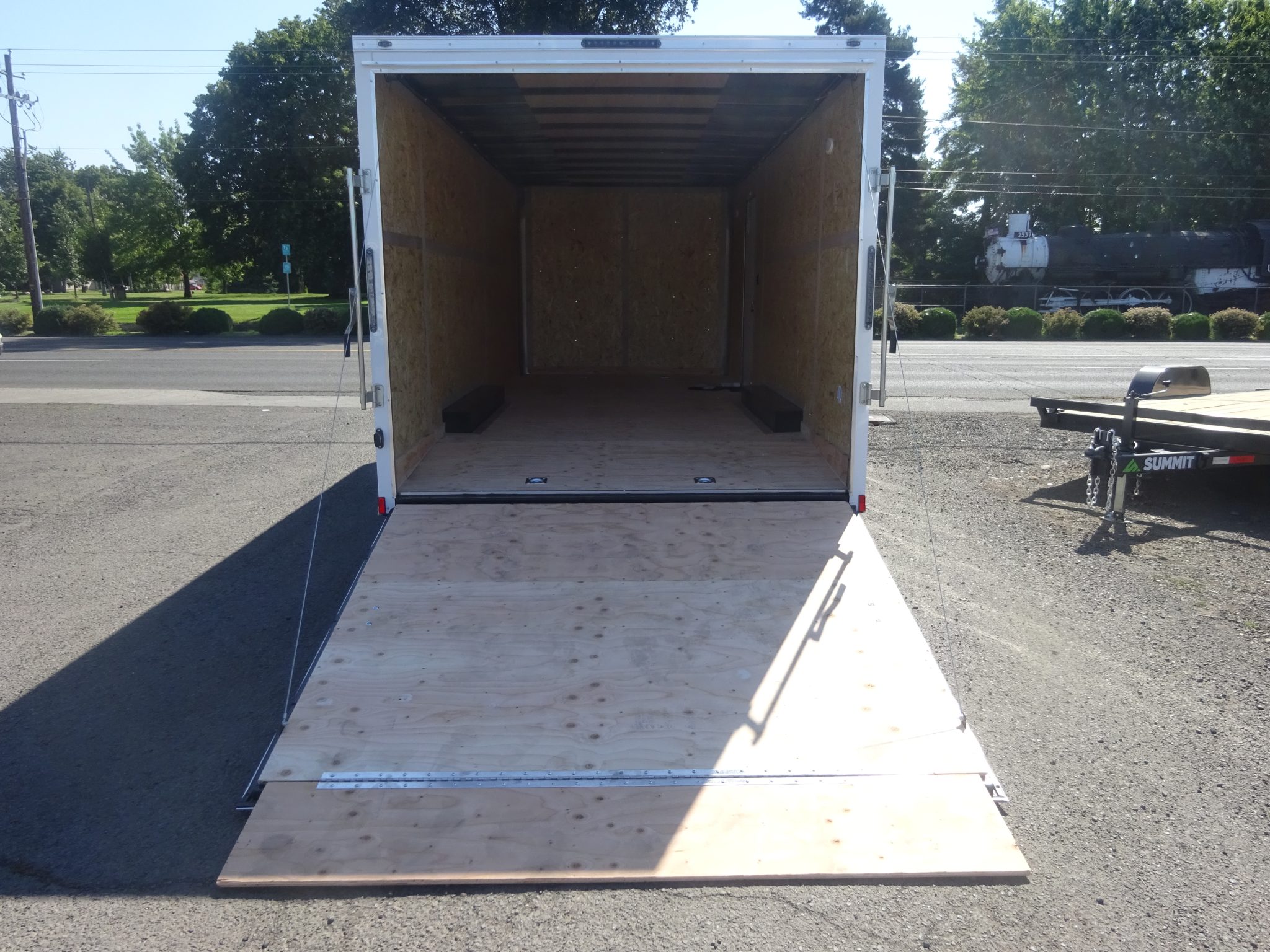 2027 Cargo Mate 8.5'x20' Challenger Enclosed Trailer *** 6" XTRA HEIGHT *** - Image 5