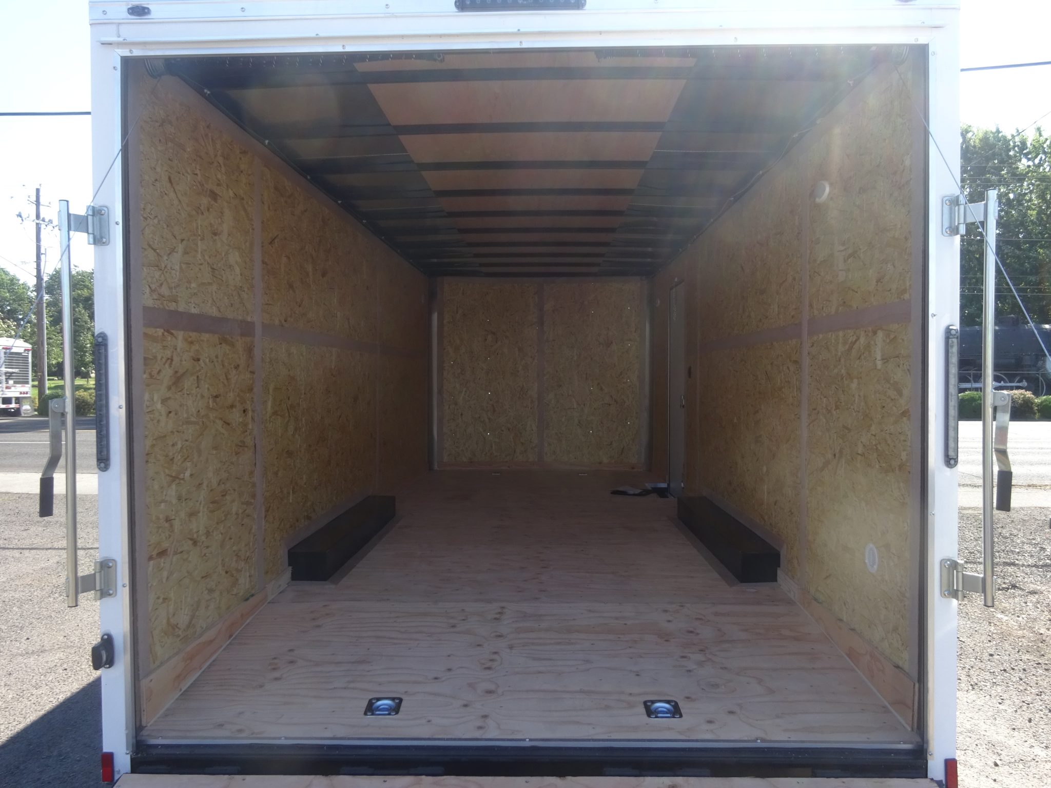 2027 Cargo Mate 8.5'x20' Challenger Enclosed Trailer *** 6" XTRA HEIGHT *** - Image 6
