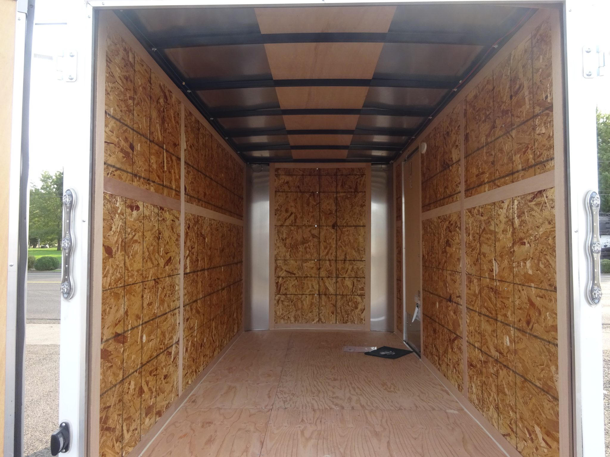 2027 Cargo Mate 6'x12' Challenger *** REAR BARN DOORS *** - Image 6