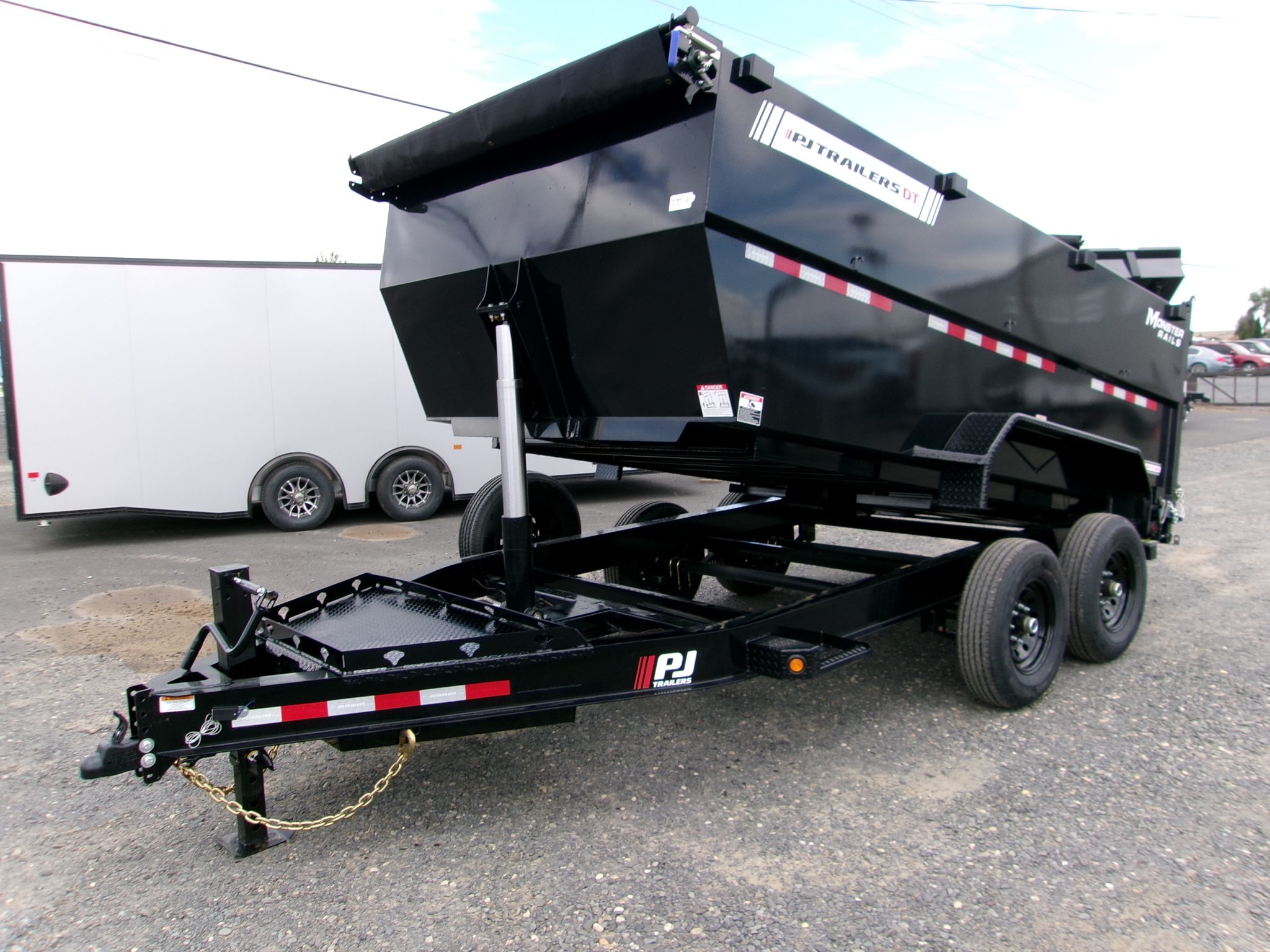 2026 83"x14' 14K PJ Dump ~GVWR: 15,400lbs~ - Image 2