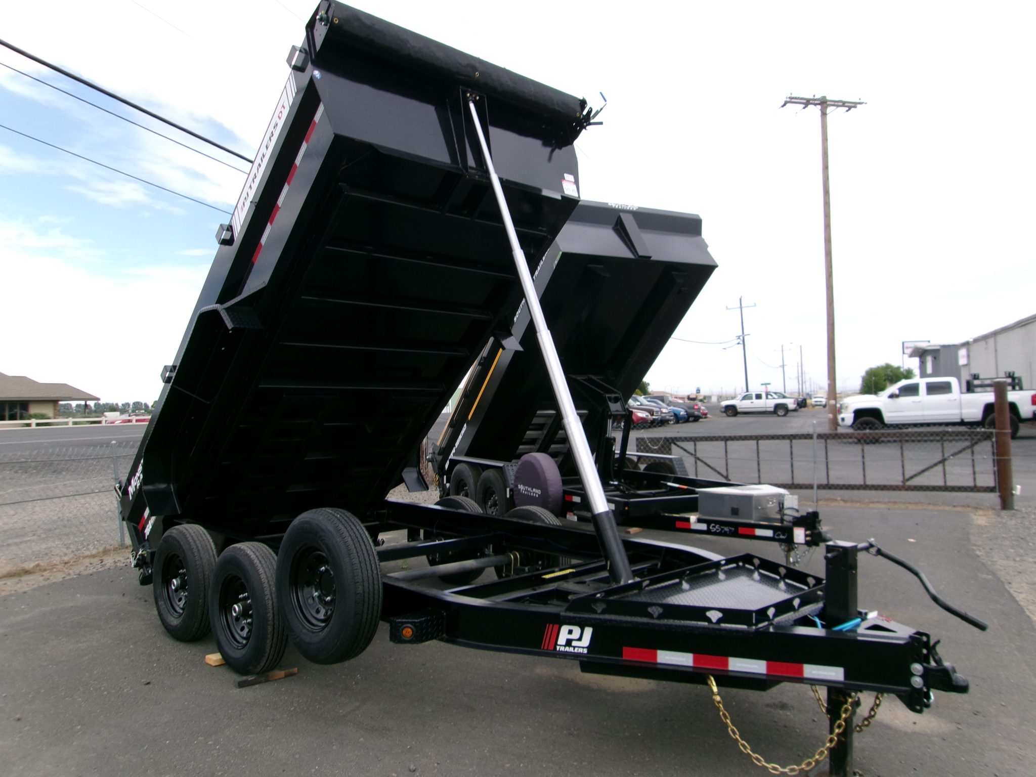 2026 83"x14' 14K PJ Dump ~GVWR: 15,400lbs~ - Image 6