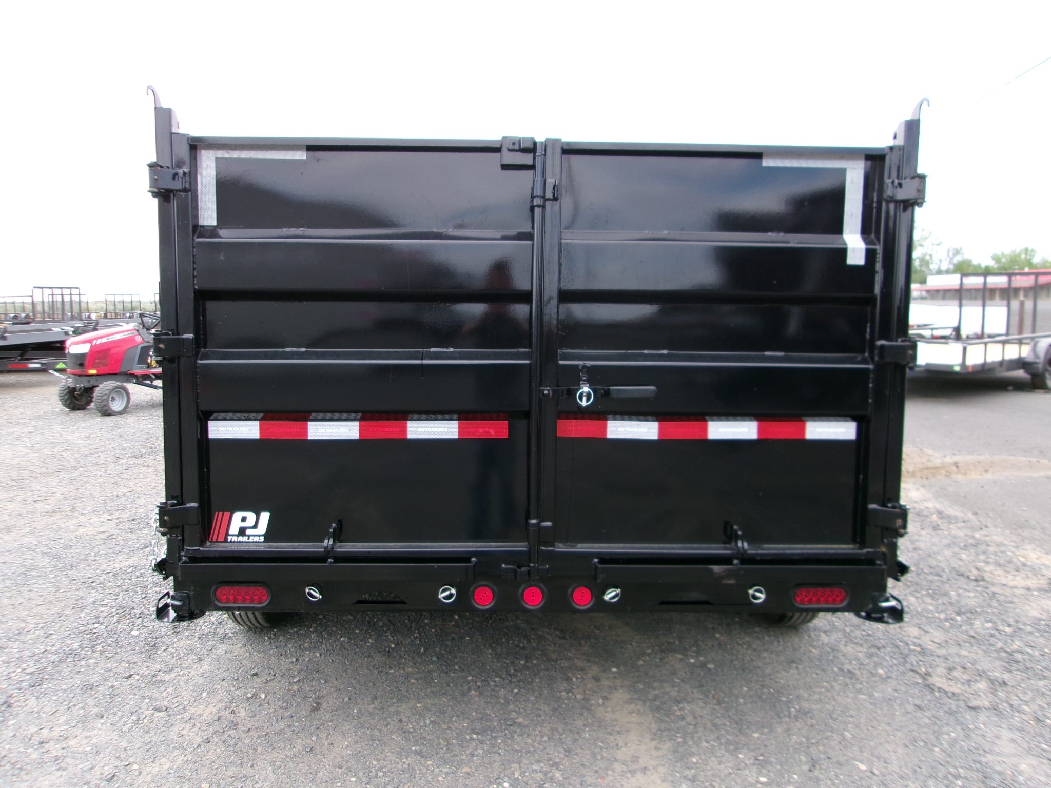 2026 83"x14' 14K PJ Dump ~GVWR: 15,400lbs~ - Image 7