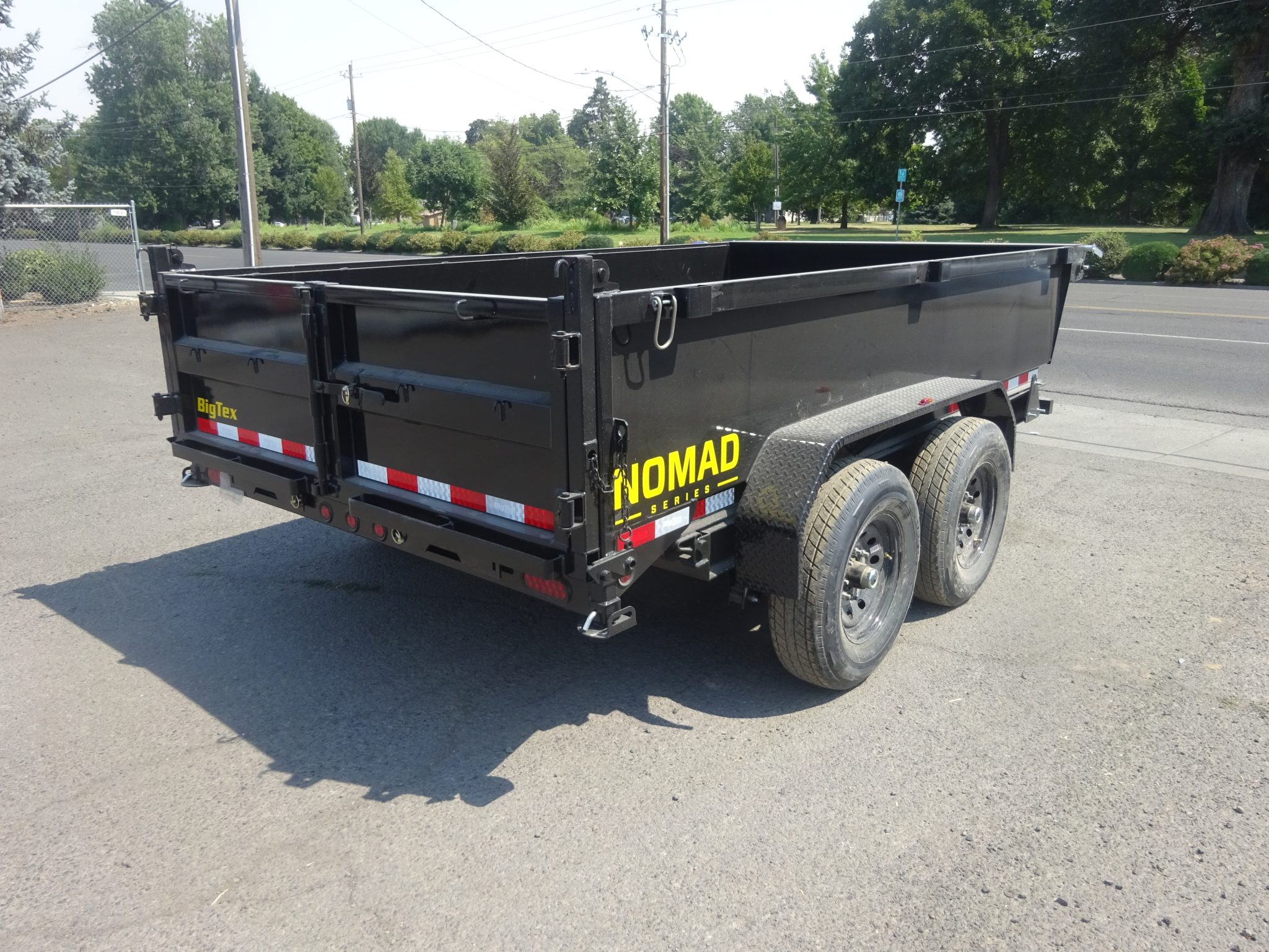 2027 Big Tex 83"x12' 14LX Dump Trailer *** WITH SPREADER GATE *** - Image 4