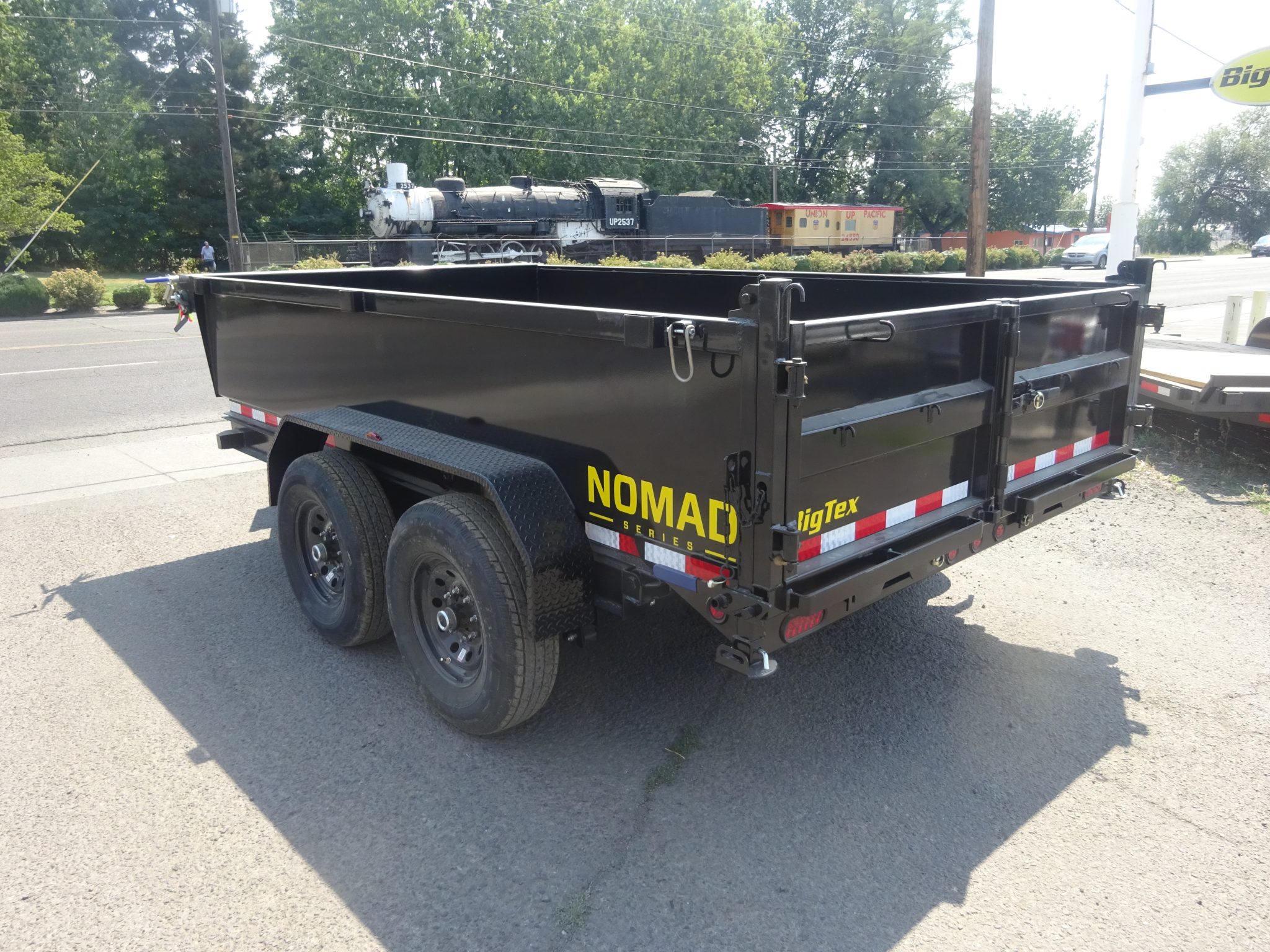 2027 Big Tex 83"x12' 14LX Dump Trailer *** WITH SPREADER GATE *** - Image 5