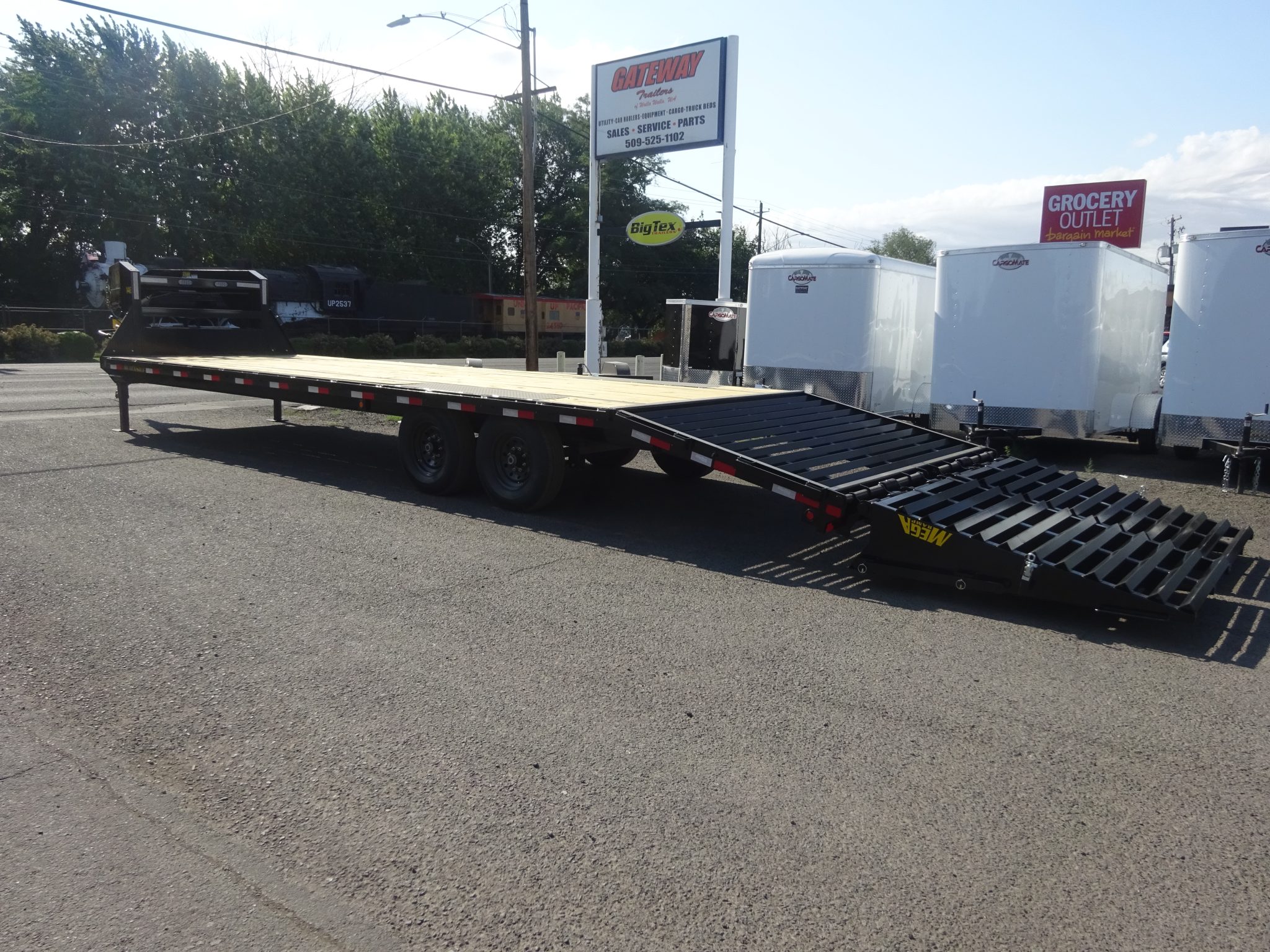 2027 Big Tex 102"x20'+5' 14GN Gooseneck Trailer *** WITH MEGA RAMPS *** - Image 6