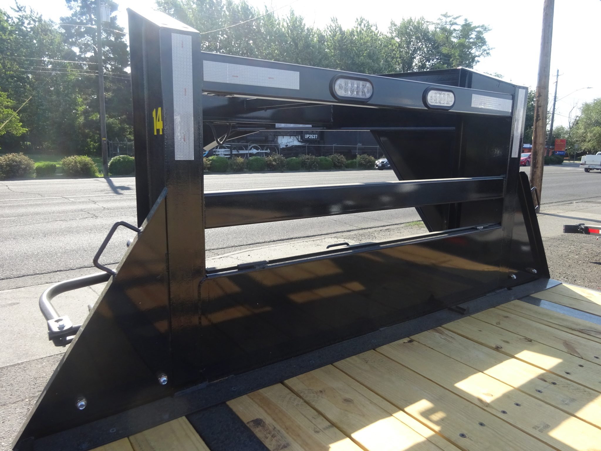 2027 Big Tex 102"x20'+5' 14GN Gooseneck Trailer *** WITH MEGA RAMPS *** - Image 7