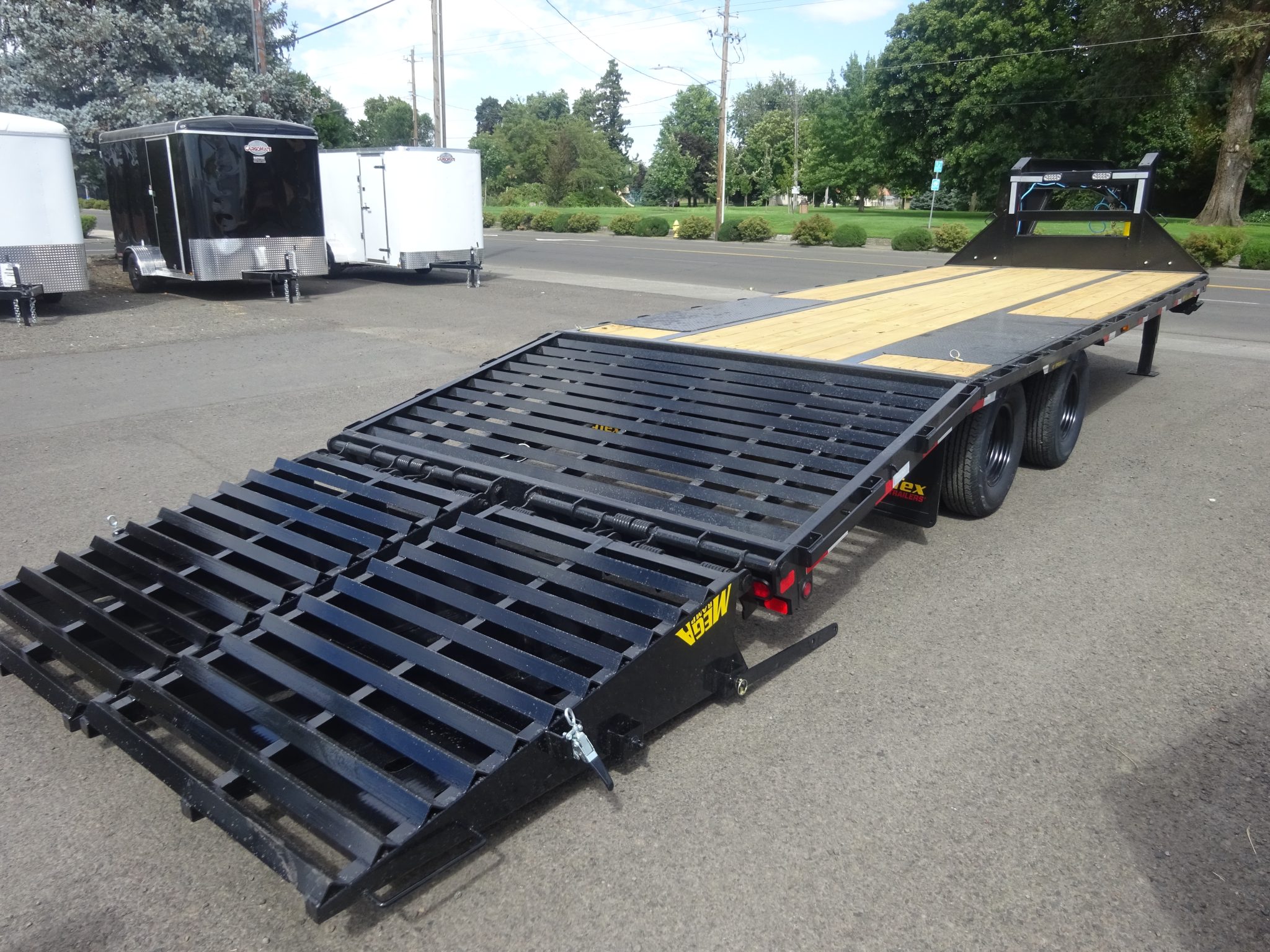 2026 Big Tex 102″x20’+5′ 22GN Gooseneck Trailer *** WITH MEGA RAMPS *** - Image 4