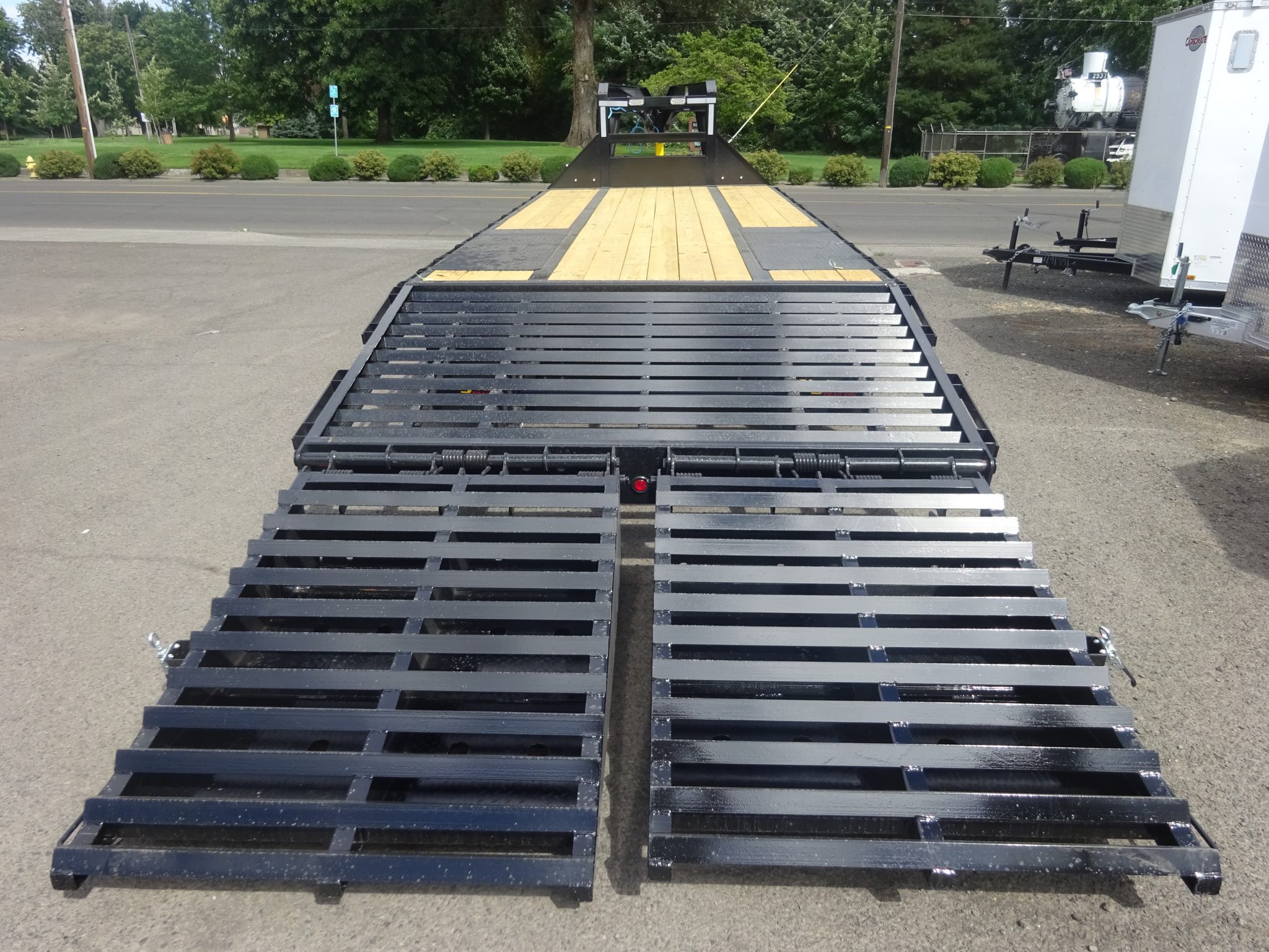 2026 Big Tex 102″x20’+5′ 22GN Gooseneck Trailer *** WITH MEGA RAMPS *** - Image 5