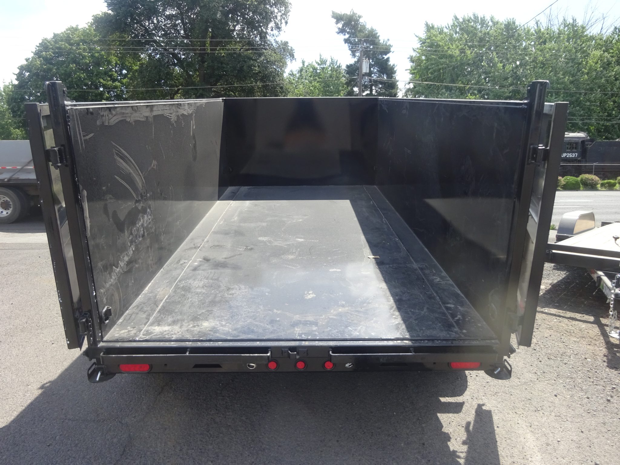 2027 Big Tex 83″x14′ 14LX Dump Trailer *** 4' SIDE WALLS *** - Image 5