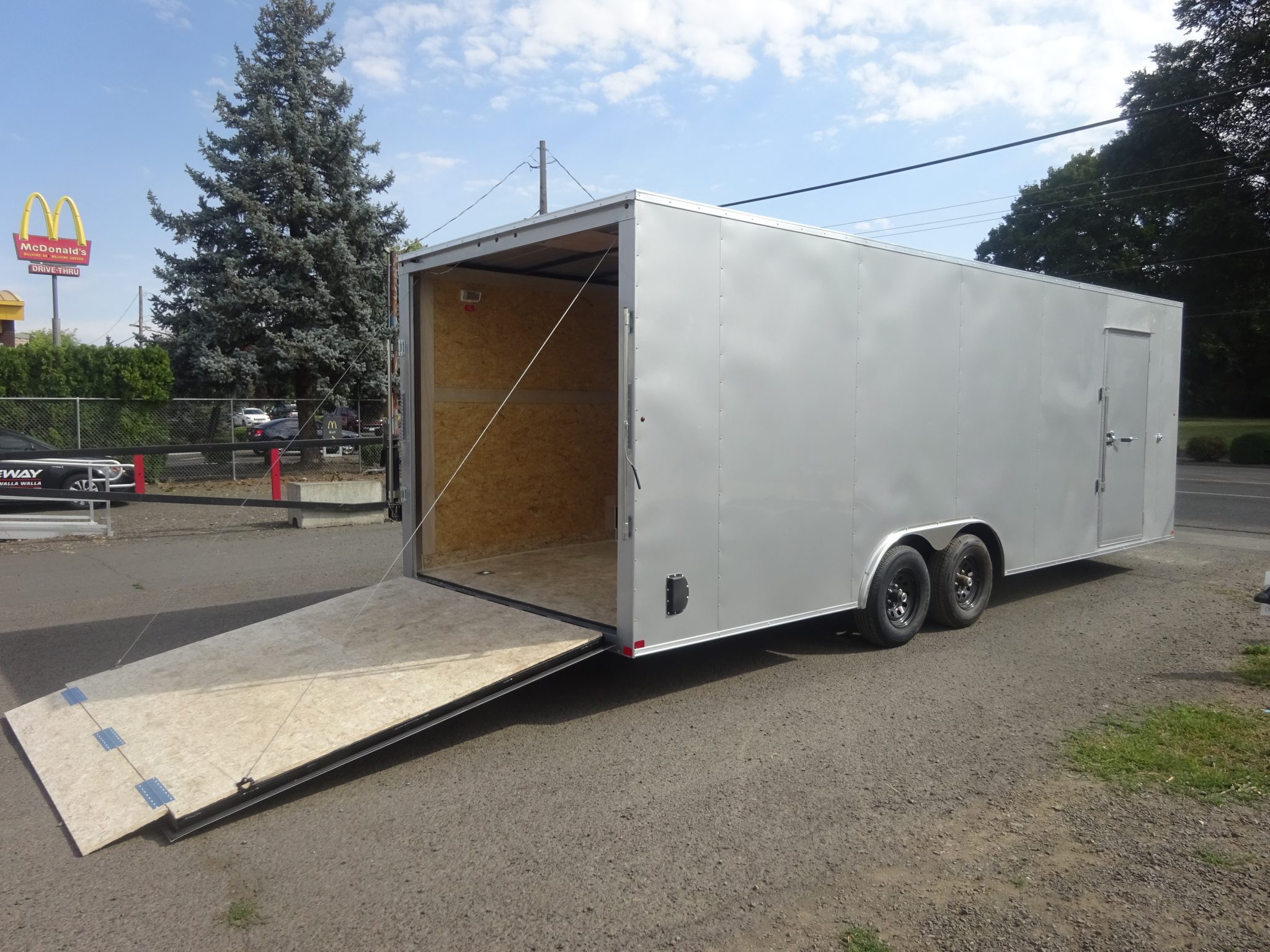 2026 Carry-On 8.5'x24' Trail Marshal Enclosed Trailer *** GVWR 9,990 LBS *** - Image 4
