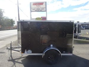 2027 Cargo Mate 5’x8′ E-Series Enclosed Trailer *** WITH BARN DOORS ***