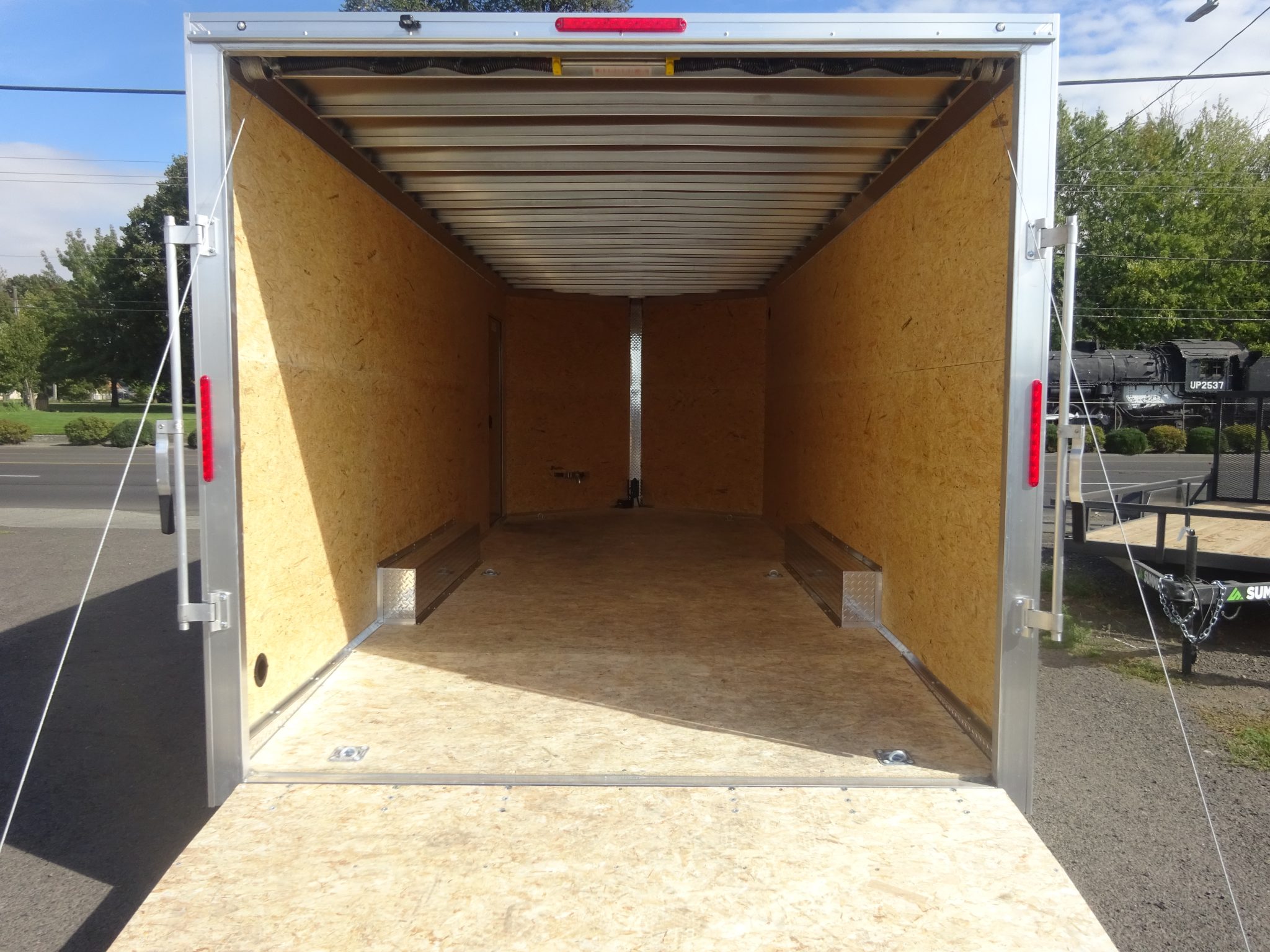 2026 EZ-Hauler 8.5'x20' Enclosed Trailer *** ALL ALUMINUM FRAME *** - Image 6