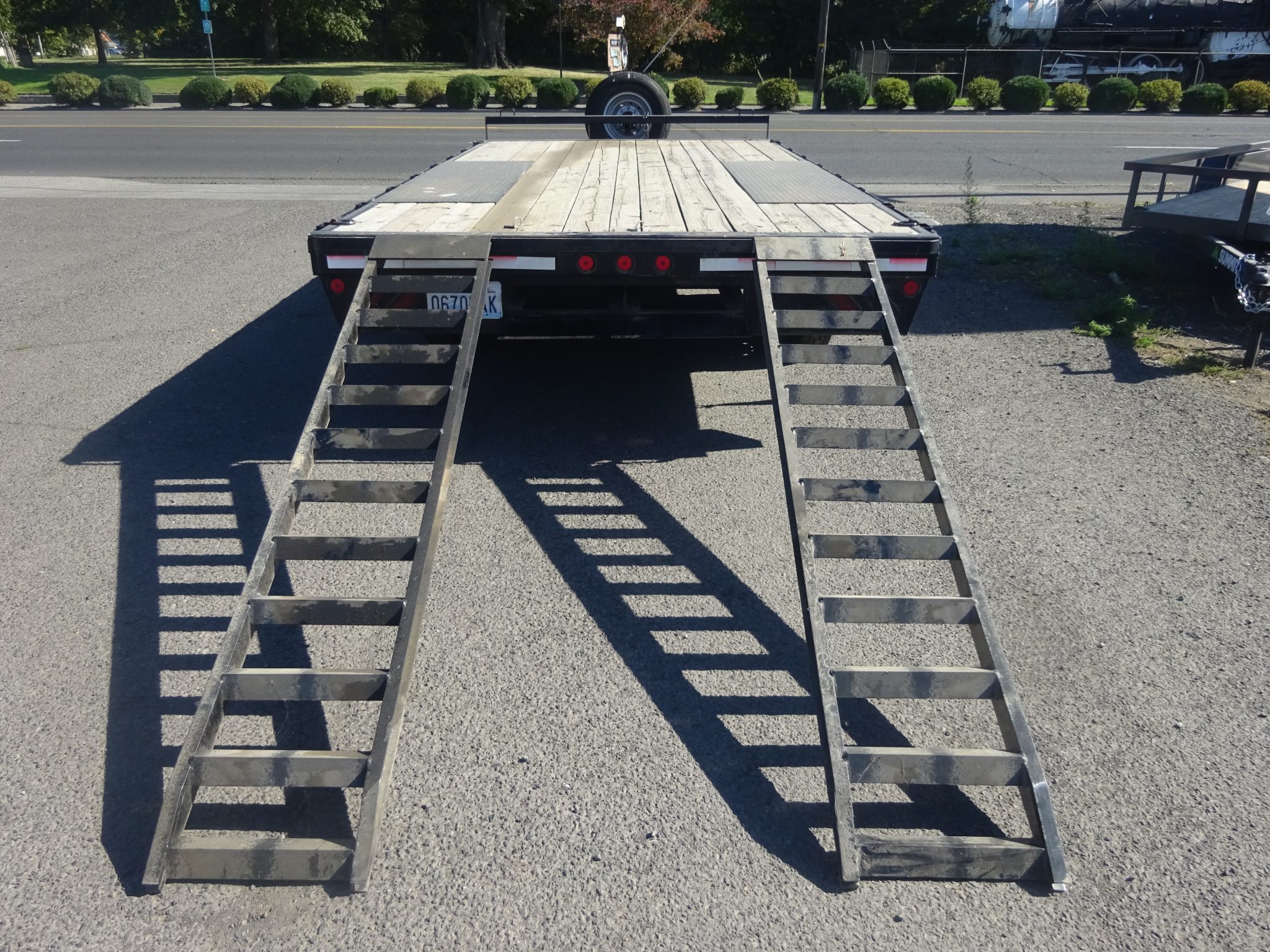 2020 Iron Bull 102"x16' Deckover Trailer *** PREOWNED *** - Image 5
