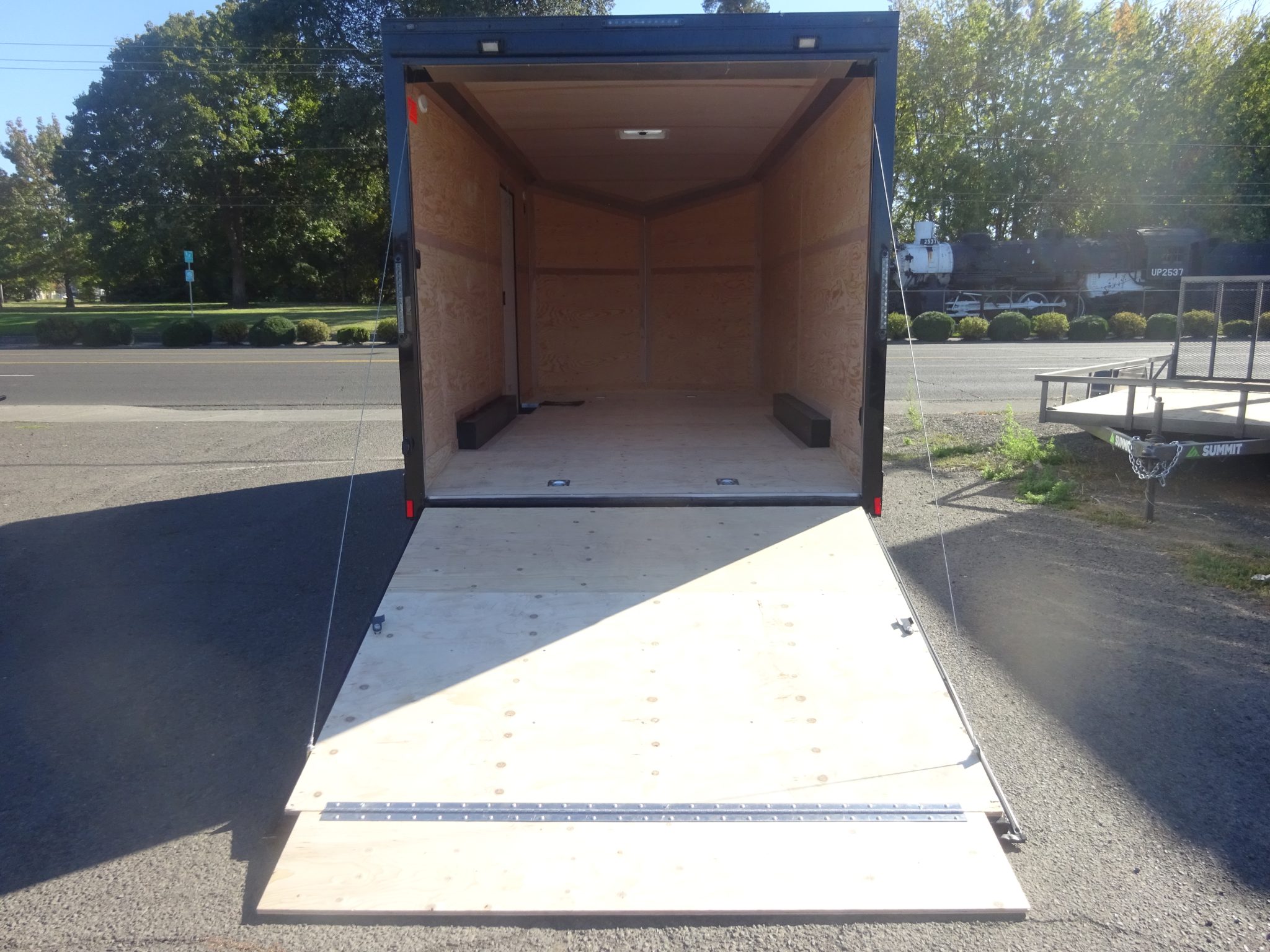 2027 Cargo Mate 8'x16' Enclosed Trailer *** UTV PACKAGE *** - Image 5