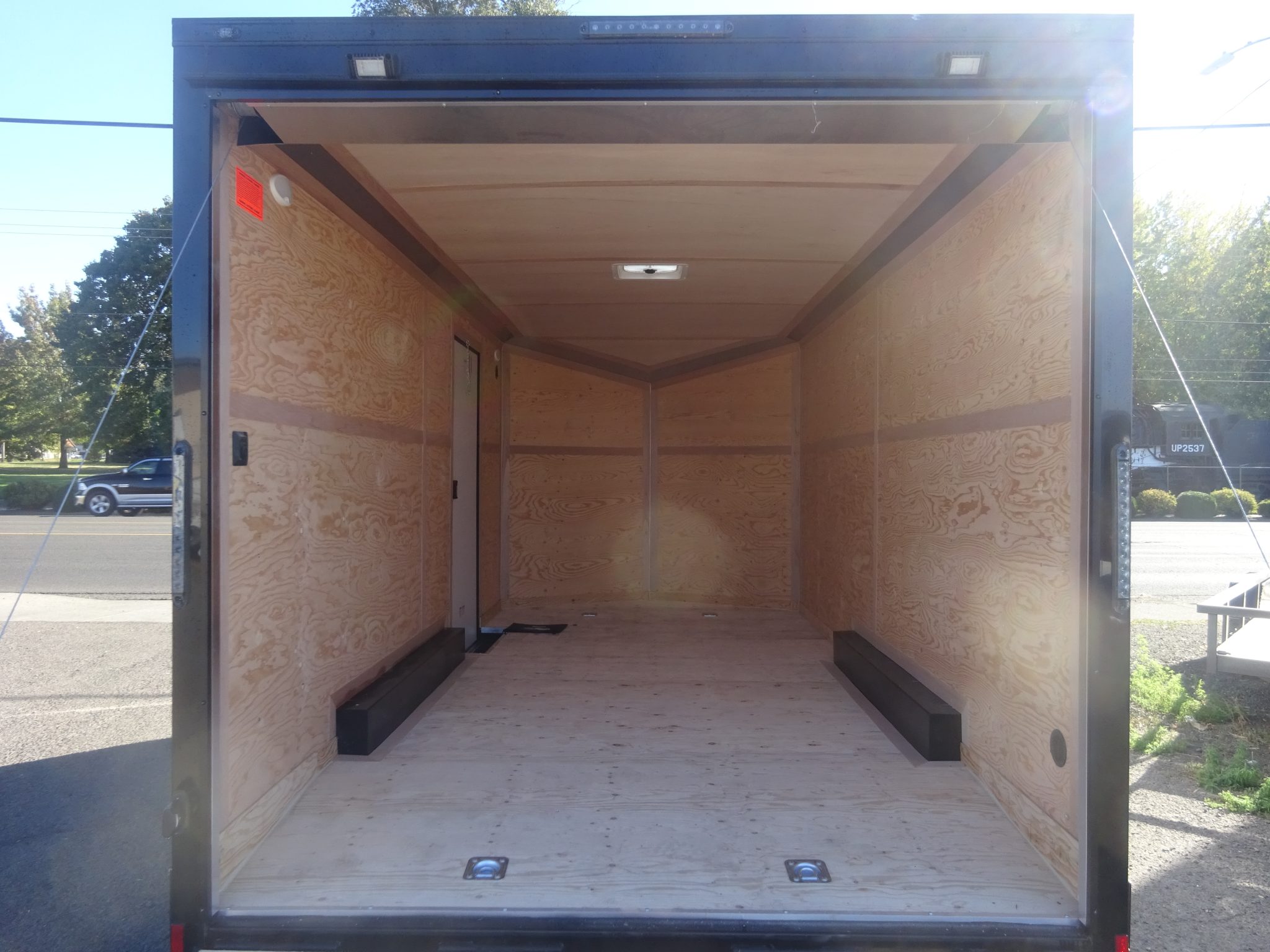 2027 Cargo Mate 8'x16' Enclosed Trailer *** UTV PACKAGE *** - Image 6