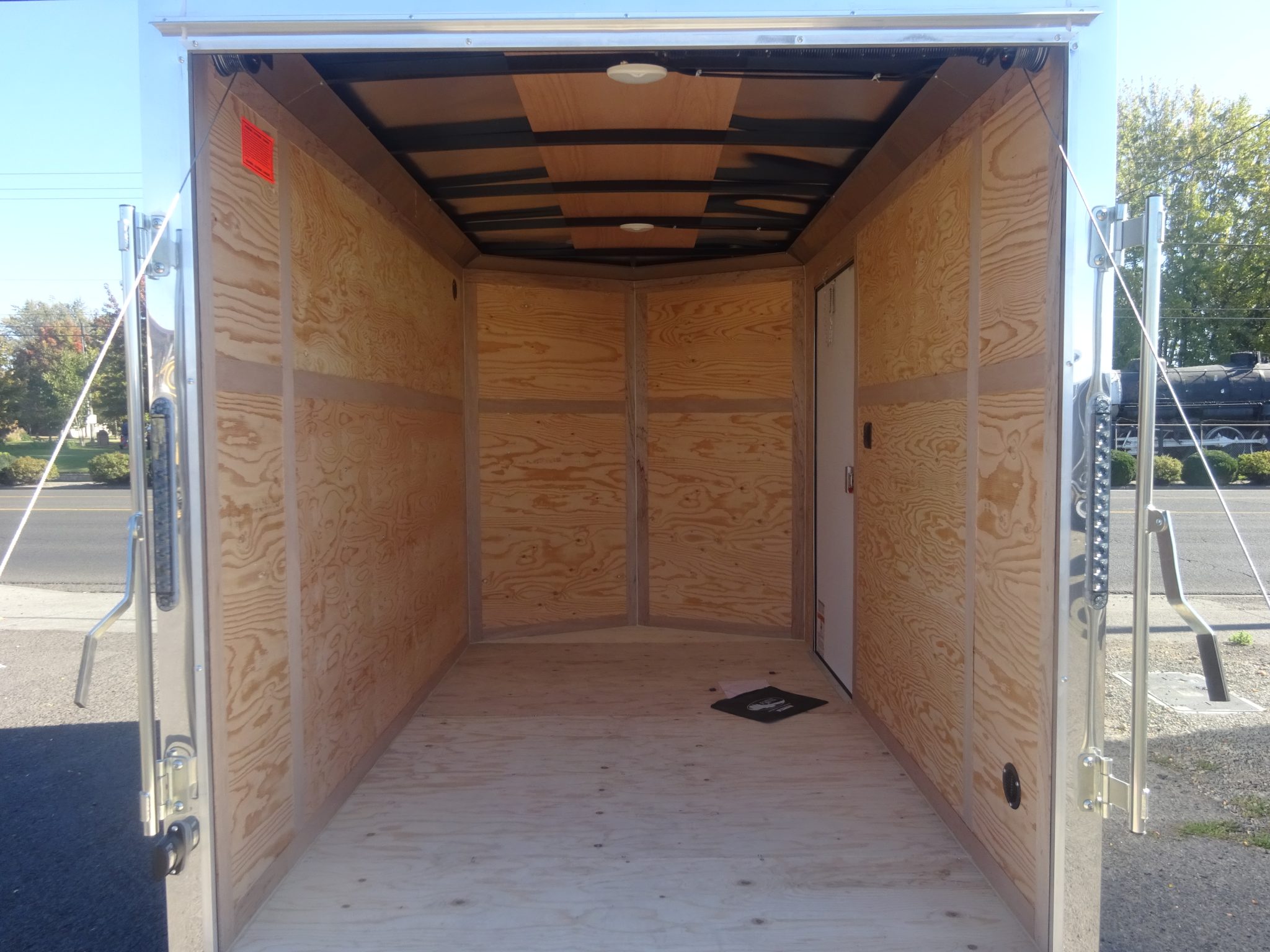 2027 Cargo Mate 6'x10' E-Series Enclosed Trailer *** 6" XTRA HEIGHT *** - Image 6