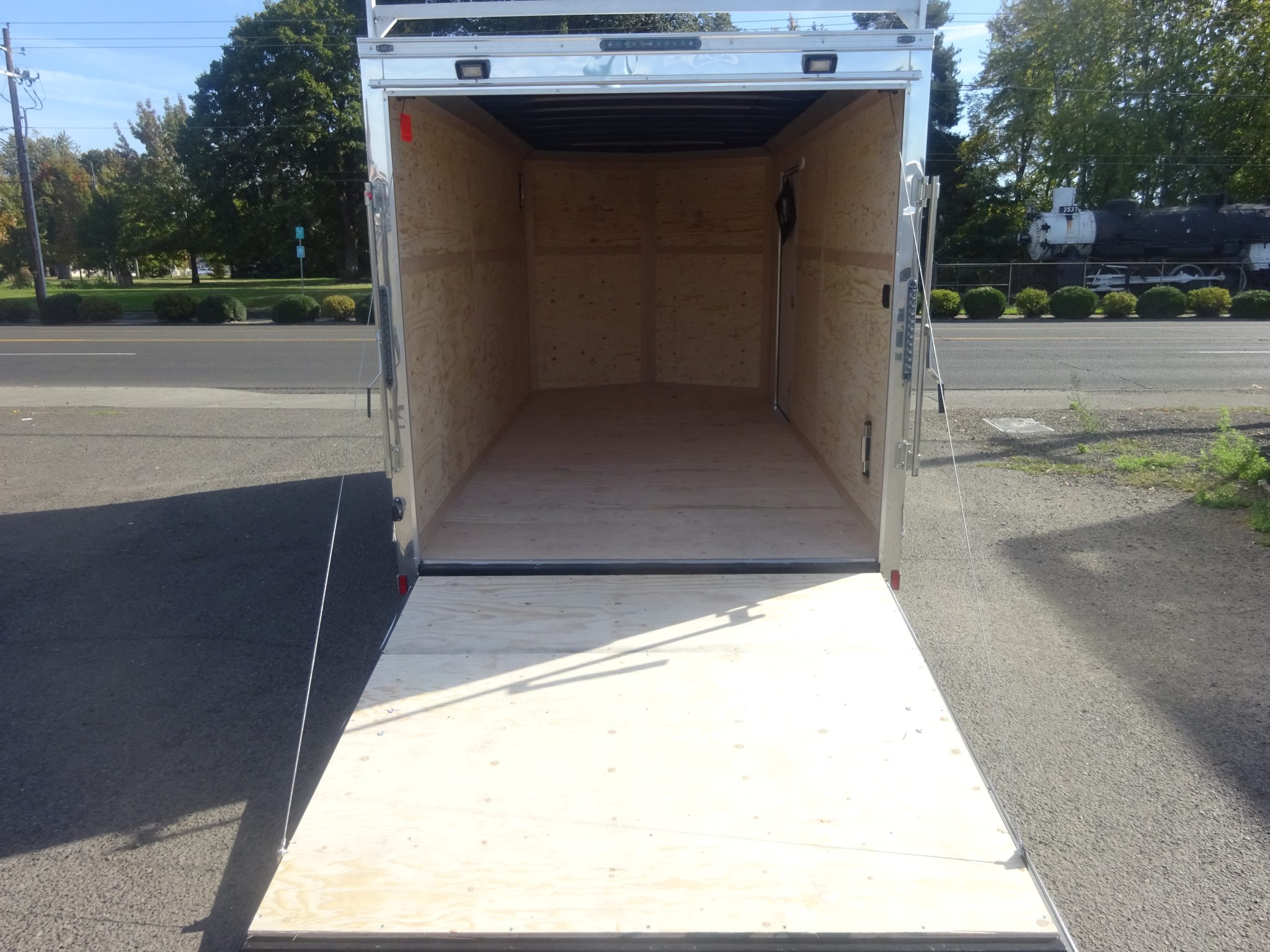 2027 7K Enclosed Cargo Trailer photo 5